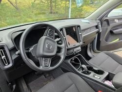 Grå Begagnad 2023 Volvo XC40 SUV | 320 000 kr (Superpris)