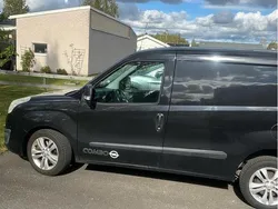 Svart Begagnad 2012 Opel Combo S Minibuss | 33 000 kr (Marknadspris)