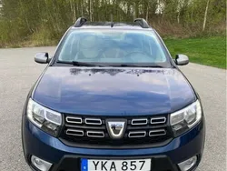Blå Begagnad 2017 Dacia Sandero Stepway Halvkombi | 65 000 kr (Marknadspris)