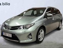 Grå Begagnad 2015 Toyota Auris Touring Sports Edition Kombi | 139 000 kr (Marknadspris)