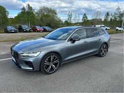Grå Begagnad 2021 Volvo V60 R-Design Kombi | 359 000 kr (Marknadspris)