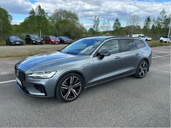 Grå Begagnad 2021 Volvo V60 R-Design Kombi | 359 000 kr (Marknadspris)
