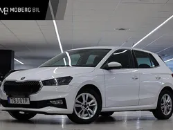 Vit Begagnad 2022 Skoda Fabia Style Halvkombi | 159 900 kr (Marknadspris)
