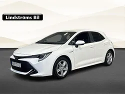 Vit Begagnad 2019 Toyota Corolla Hybrid Style Halvkombi | 224 900 kr (Marknadspris)