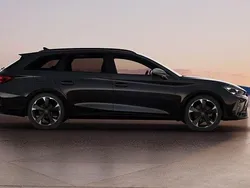 Svart (midnight black metallic) Ny 2025 Cupra Leon Kombi | 452 700 kr (Lite dyr)
