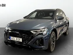 Plasmablå metallic Begagnad 2023 Audi Q8 e-tron S-Line SUV | 729 900 kr (Marknadspris)