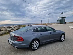 Grå Begagnad 2018 Volvo S90 Momentum Sedan | 225 000 kr (Marknadspris)
