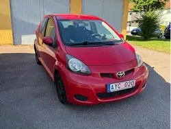 Röd Begagnad 2009 Toyota Aygo Halvkombi | 25 000 kr
