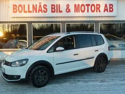 Vit Begagnad 2014 VW Touran Cross Minibuss | 116 000 kr (Marknadspris)