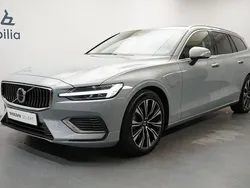 Grå Begagnad 2024 Volvo V60 Core Kombi | 419 900 kr (Marknadspris)
