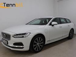 Vit Begagnad 2021 Volvo V90 Momentum Kombi | 249 300 kr (Bra pris)