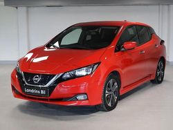 Röd Begagnad 2022 Nissan Leaf N-Connecta Halvkombi | 189 000 kr (Marknadspris)