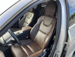 Brun Begagnad 2020 Volvo XC60 Momentum SUV | 369 000 kr (Marknadspris)