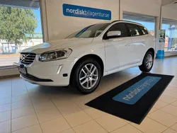 Vit (ice vit) Begagnad 2017 Volvo XC60 Momentum SUV | 219 900 kr (Marknadspris)