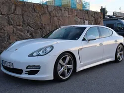 Porsche Panamera 4S