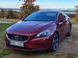 Röd Begagnad 2013 Volvo V40 Kombi | 109 000 kr (Lite dyr)