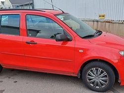 Röd Begagnad 2003 Mazda 2 Halvkombi | 10 500 kr