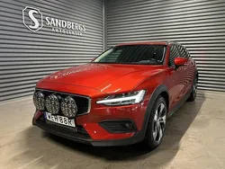 Röd Begagnad 2019 Volvo V60 CC Momentum Kombi | 274 500 kr (Lite dyr)
