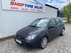 Mörkblå (blå) Begagnad 2004 Ford Focus ST Halvkombi | 22 900 kr (Dyr)