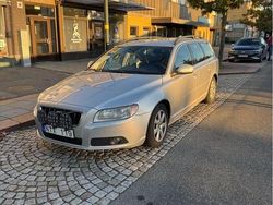 Grå Begagnad 2012 Volvo V70 Momentum Kombi | 58 000 kr (Marknadspris)