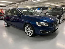Mörkblå (blå) Begagnad 2016 Volvo V60 Ocean Race Kombi | 144 000 kr (Bra pris)