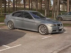 Grå Begagnad 2005 BMW 325 Advantage Sedan | 50 000 kr (Marknadspris)