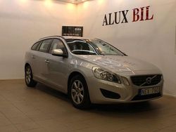 Ljusgrå (grå) Begagnad 2013 Volvo V60 Kombi | 104 900 kr (Marknadspris)