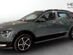 Grön (green) Begagnad 2023 Kia Niro SUV | 299 900 kr (Marknadspris)