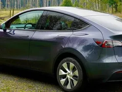 Grå Begagnad 2022 Tesla Model Y Long Range SUV | 380 000 kr