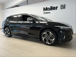 Svart (grenadilla black metallic) Ny 2025 VW ID.7 GTX Sedan | 713 500 kr (Marknadspris)