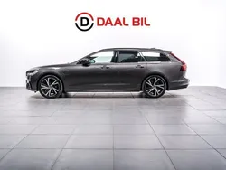 Grå Begagnad 2022 Volvo V90 R-Design Kombi | 424 700 kr (Marknadspris)