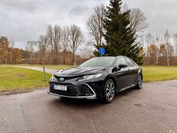 Begagnad 2023 Toyota Camry Sedan | 230 000 kr (Superpris)