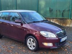 Mörkröd (röd) Begagnad 2014 Skoda Fabia Elegance Halvkombi | 49 500 kr (Marknadspris)
