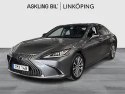 Grå Begagnad 2020 Lexus ES300H Executive Line Sedan | 329 000 kr (Marknadspris)