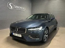 Mörkblå Begagnad 2019 Volvo V60 Inscription Kombi | 278 500 kr (Marknadspris)