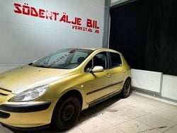 Ljusgul Begagnad 2002 Peugeot 307 Halvkombi | 24 900 kr (Marknadspris)