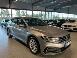 Silver Begagnad 2022 VW Passat GTE Kombi | 256 900 kr (Marknadspris)