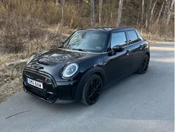 Svart Begagnad 2022 Mini Cooper S Halvkombi | 265 000 kr (Marknadspris)