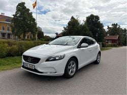 Vit Begagnad 2015 Volvo V40 Kombi | 108 000 kr (Bra pris)