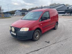 Mörkröd (röd) Begagnad 2010 VW Caddy Minibuss | 19 900 kr (Marknadspris)