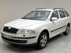 Vit Begagnad 2007 Skoda Octavia Sedan | 30 000 kr