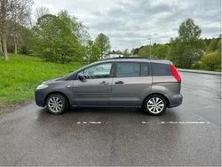 Grå Begagnad 2007 Mazda 5 Minibuss | 34 000 kr (Lite dyr)