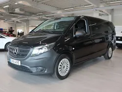 Svart Begagnad 2024 Mercedes Vito Minibuss | 599 800 kr