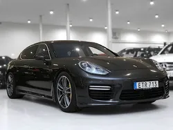 Mörkgrå Begagnad 2013 Porsche Panamera Turbo Executive Sedan | 449 900 kr (Marknadspris)