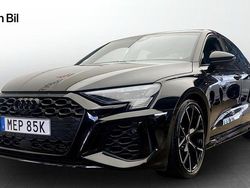 Mytsvart metallic Begagnad 2023 Audi RS3 Design Halvkombi | 649 000 kr (Lite dyr)