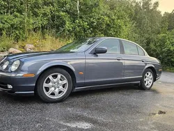 Grå Begagnad 2001 Jaguar S-Type S Sedan | 39 000 kr (Marknadspris)