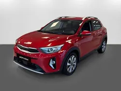 Röd (/beg/ signal red m) Begagnad 2022 Kia Stonic Advance SUV | 179 000 kr (Marknadspris)