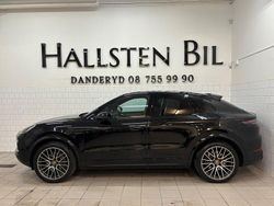 Jet black metallic Begagnad 2023 Porsche Cayenne Platinum Edition SUV | 899 000 kr