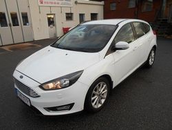 Vit Begagnad 2015 Ford Focus Titanium Halvkombi | 57 900 kr (Lite dyr)