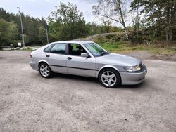Silver Begagnad 2002 Saab 9-3 Halvkombi | 12 000 kr (Marknadspris)